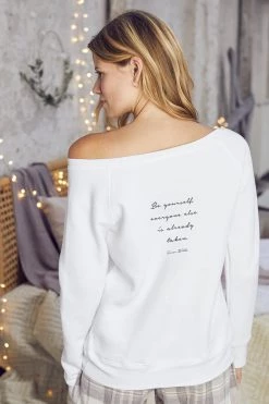 Om & Ah London - US "Be Yourself" Cozy Pullover Pullovers