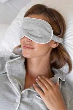 Om & Ah London - US Bed Tees & Pajamas Luxury Eye Mask
