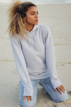 Om & Ah London - US "Family Is Everything" Premium Hoodie Hoodies