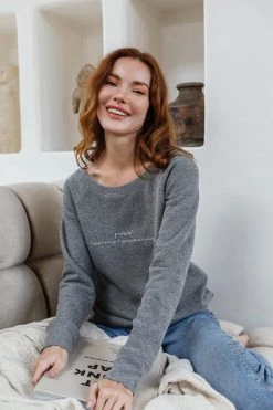 Om & Ah London - US "Grateful" Cozy Pullover