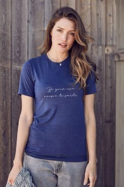 Om & Ah London - US "Smile" Short Sleeve Tee Short Sleeve Tees