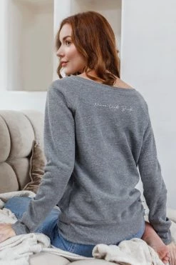 Om & Ah London - US "Never Look Back" Cozy Pullover NEW ARRIVALS