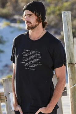 Om & Ah London - US "Wise Words" Mens Tee